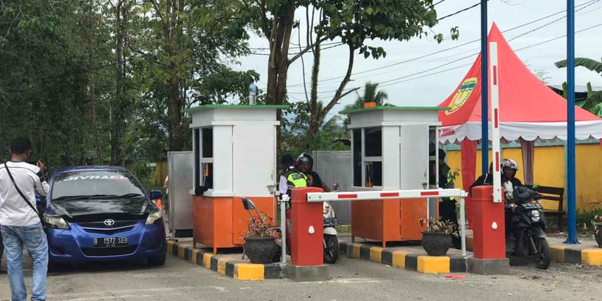 ojek-dan-pedagang-masuk-pasar-sentral-timika-bayar-parkir-sekali-sehari